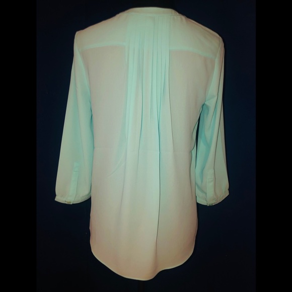 🔥NWT🔥NYDJ FABULOUS Mint Blouse - Picture 2 of 3